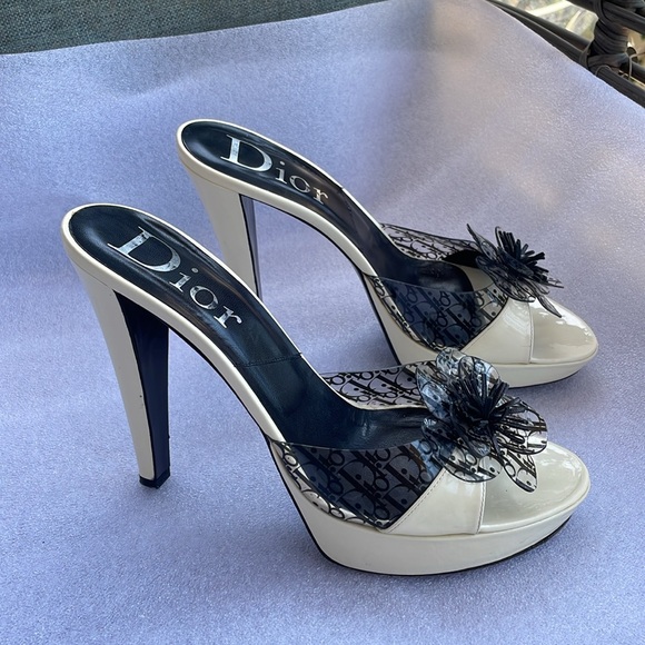 CHRISTIAN DIOR  PATENT LEATHER BEACH TROTTER MULES - Picture 1 of 14